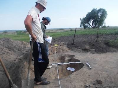  Волинські археологи знайшли срібні і позолочені перстні. ФОТО