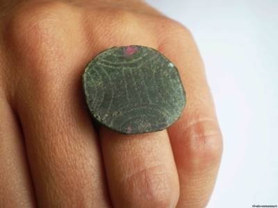  Волинські археологи знайшли срібні і позолочені перстні. ФОТО