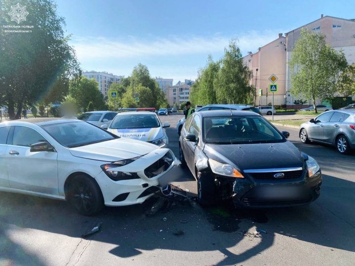 У Луцьку - аварія: зіткнулися два автомобілі