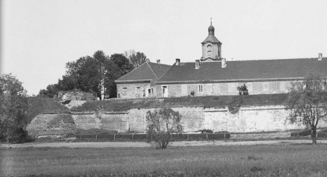 Який вигляд мав замок в Олиці майже 100 років тому. РЕТРОФОТО