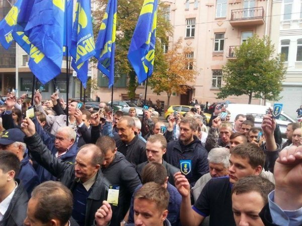 Підозрюваних у сутичках під Верховною Радою відпустили під домашній арешт. ФОТО. ВІДЕО