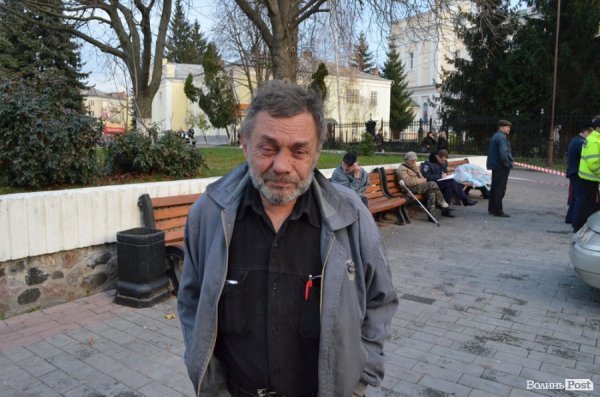 В центрі міста помер безхатченко 