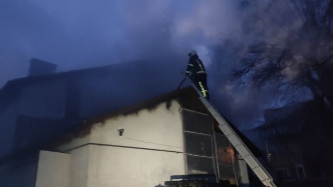 Розповіли, як пожежа знищила двохповерхову будівлю кафе у Ковелі. ФОТО, ВІДЕО