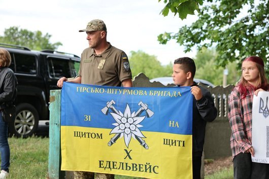 У рідному селі на Волині зустріли 57-річного воїна, якого визволили з полону. ФОТО