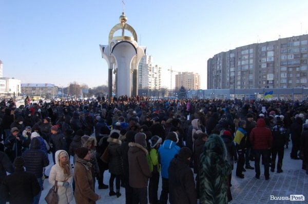 Волинська ОДА: штурм, який не відбувся. ФОТОРЕПОРТАЖ