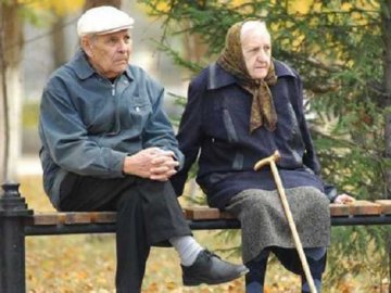Пенсіонерам з великим стажем підвищать пенсії