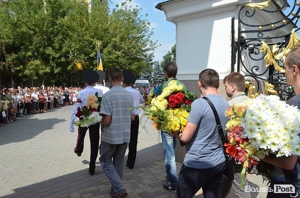 У Луцьку ховали загиблого в АТО. ФОТО