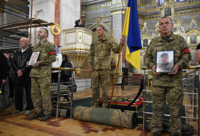 Луцьк попрощався ще з двома Героями Олександром Чируком та Іваном Литвіном