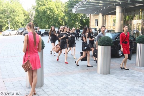 Модельне бієнале в Києві: довгі ноги, фотосети в білизні та хвилювання. ФОТО
