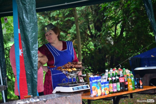 Пісні та вареники: у Луцьку відбувся фестиваль національної кухні. ФОТО