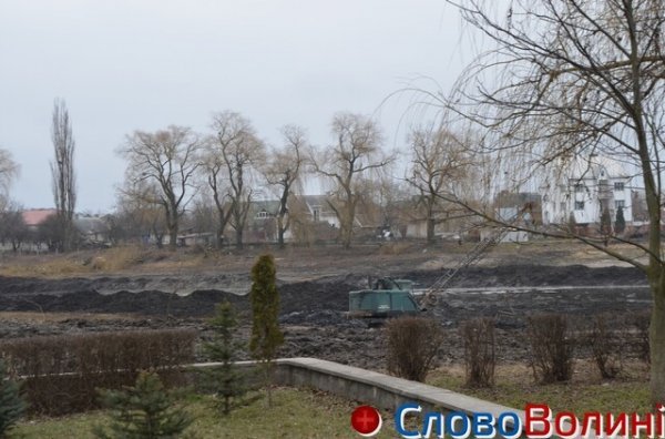 Чистка Теремнівських ставків у Луцьку «стоїть». ФОТО