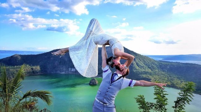 Закохані одружилися 100 разів у 30 країнах світу