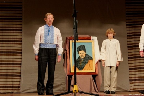 У Луцьку театрали «вклонилися» Шевченку. ФОТО