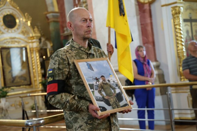 Лучани провели в останню путь Героя Ігоря Приступу