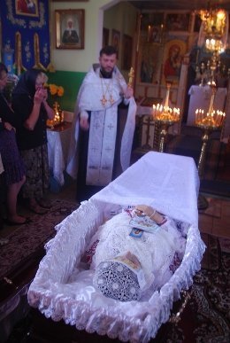 Волинську журналістку, яка померла від раку, поховали у рідному селі. ФОТО