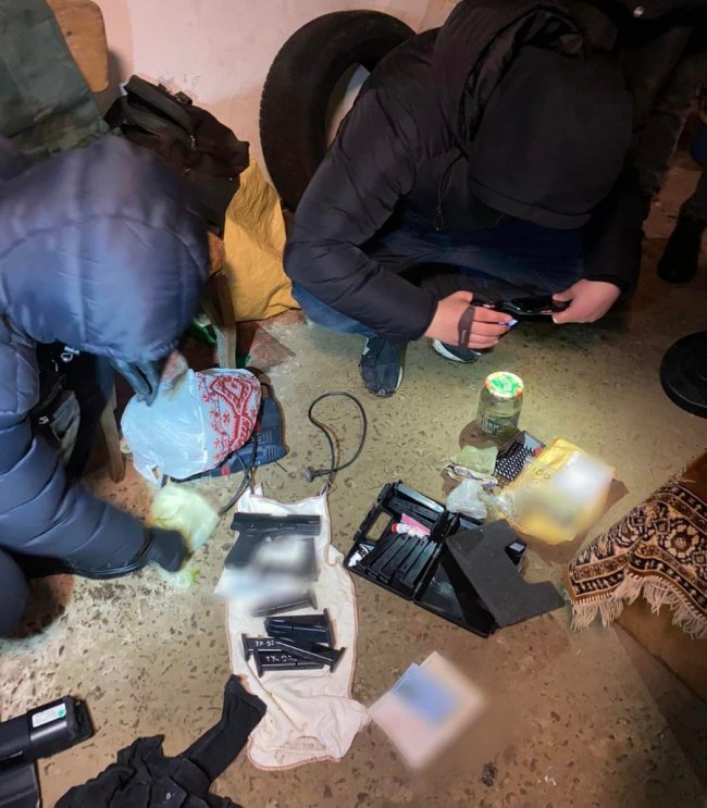 На Волині житель Львівщини торгував вогнепальною зброєю. ФОТО
