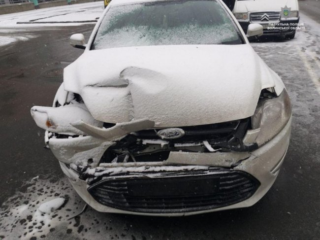 Неуважні волинські водії стали жертвами негоди на дорогах. ФОТО