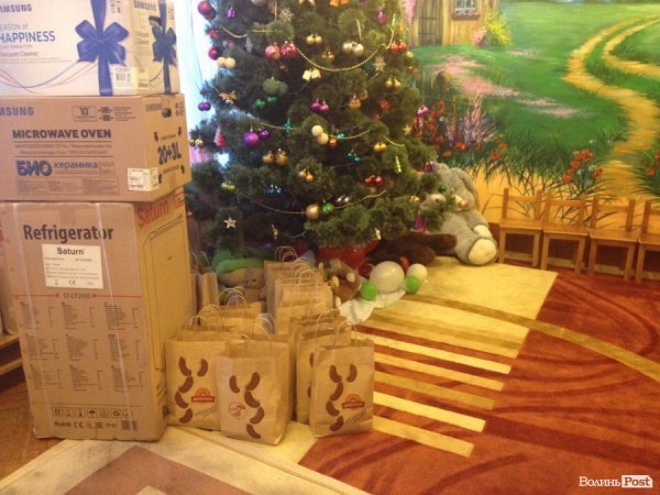 Вихованці будинку дитини отримали подарунки від Святих Миколаїв