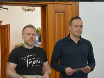 На Волині  трьом волонтерам з Латвії вручили відзнаки «За оборону України»