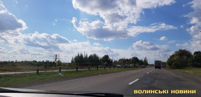 Аварія на Волині: мікроавтобус злетів у кювет. ФОТО