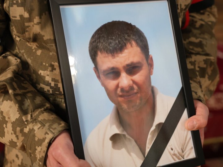 Прощання з Героєм: у Луцьку в останню дорогу провели Андрія Ющика