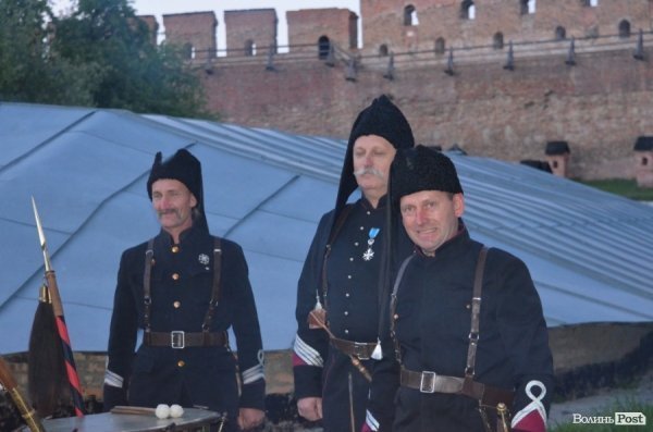 У Луцьку продавали ікони на потреби вояків АТО. ФОТО