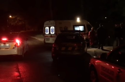 У Києві в парку пограбували та зґвалтували дівчину