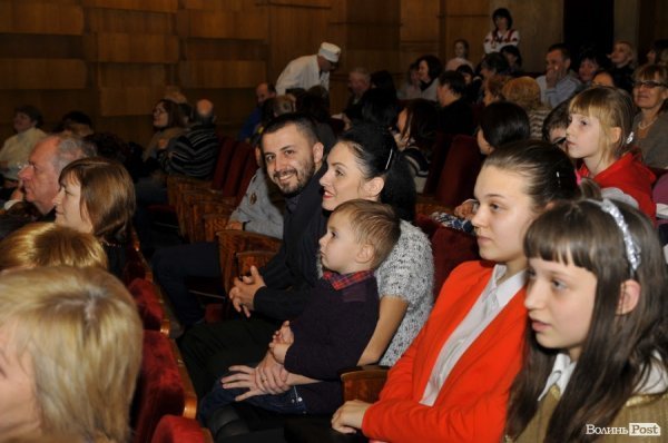 «Коляда з Тетяною Ціхоцькою»: фото благодійного концерту