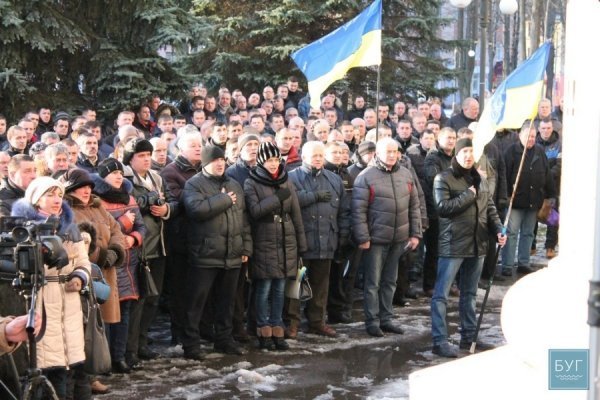 На мітинг у Нововолинську вийшло близько тисячі мешканців. ФОТО