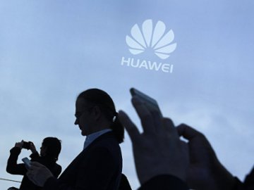 Google заблокувала смартфонам Huawei доступ до власних продуктів