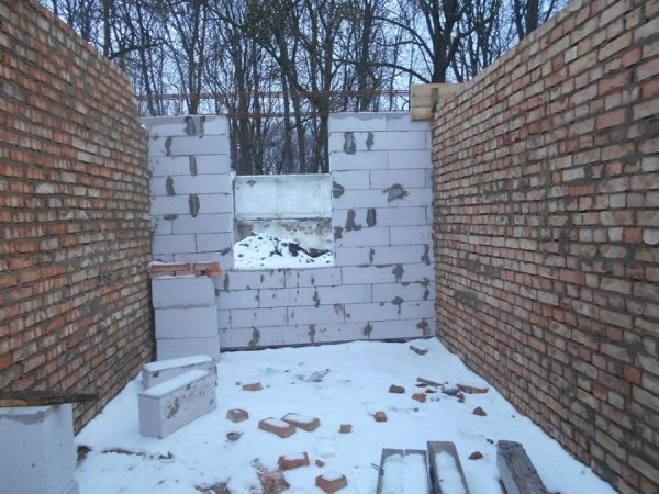 Директор луцької «Ласки» показала, як розбудовується притулок