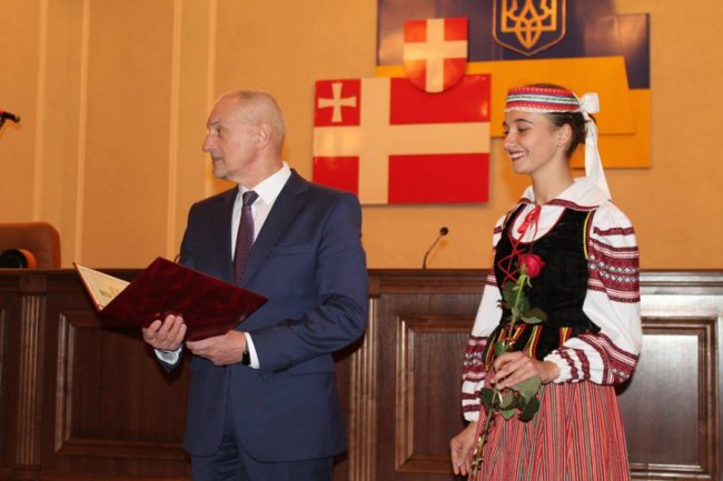 У Луцьку привітали автомобілістів та дорожників з професійним святом. ФОТО