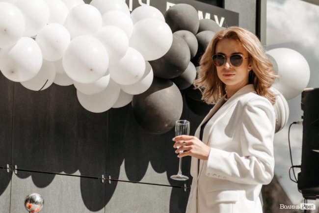 У Луцьку відкрили меблевий шоурум BESELL*