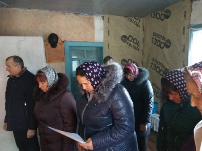 В селі на Волині ті, хто «не схотів йти в «нову церкву», моляться в старій хатинці. ФОТО
