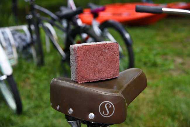 Ранкова кава, обідня регата, вечірні подорожі: шалені пригоди бруківки «Le Bruk» у Луцьку*