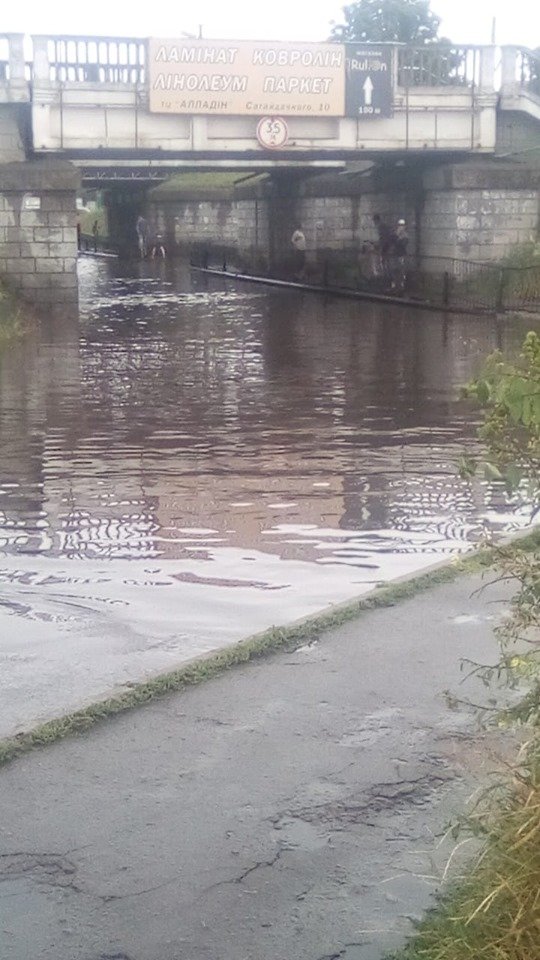 Як у Венеції: волинське місто затопило після дощу. ФОТО