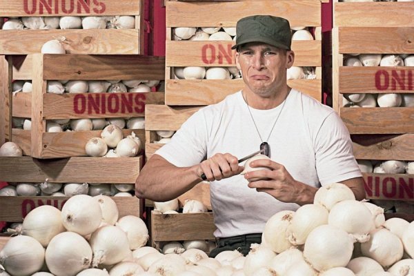 Хімія: Сінсуке Имаи (Японія) з колегами за відкриття, що біохімічний механізм, що змушує людей плакати від цибулі, набагато складніший, ніж раніше думали вчені