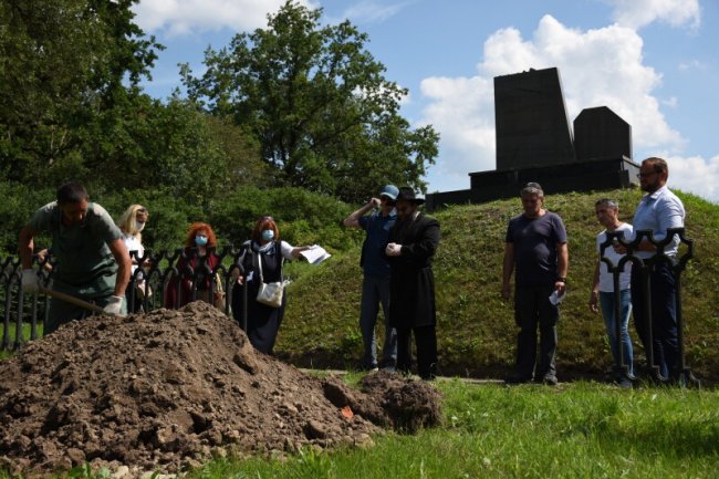 У Луцьку перепоховали останки євреїв. ФОТО