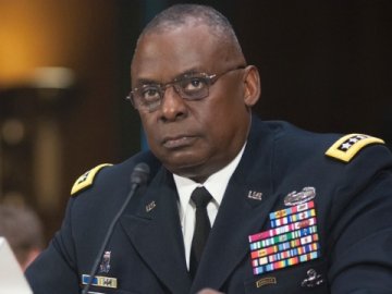 США не надають Україні далекобійні снаряди для HIMARS