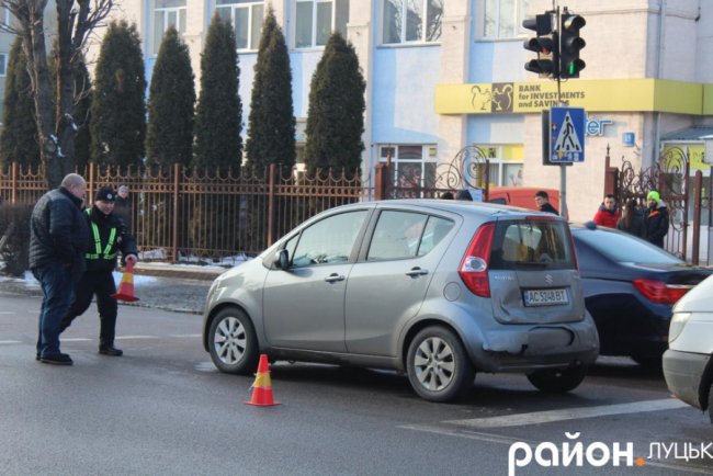 Аварія у Луцьку: бус врізався у Suzuki