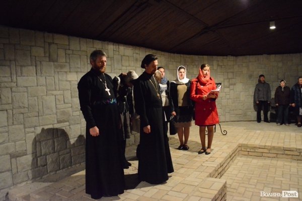 У Луцьку священики молилися біля старовинних руїн. ФОТО