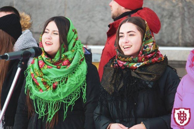 Біля Лесиного вишу відкрили різдвяну шопку. ФОТО