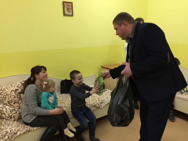 До маленьких пацієнтів волинської лікарні завітали «миколайчики»