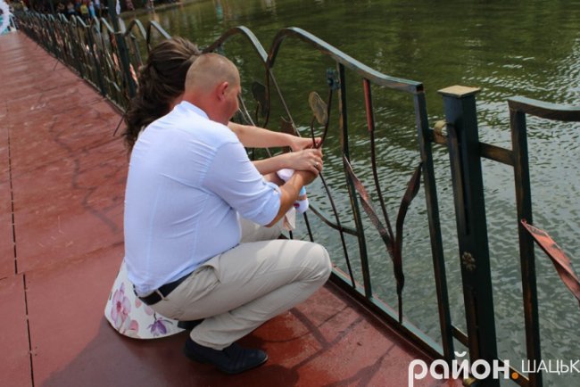 На Шацьких озерах з'явився «Місток закоханих». ФОТО