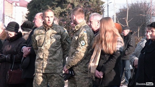 У Луцьку прощалися з бійцем «Азову». ФОТО