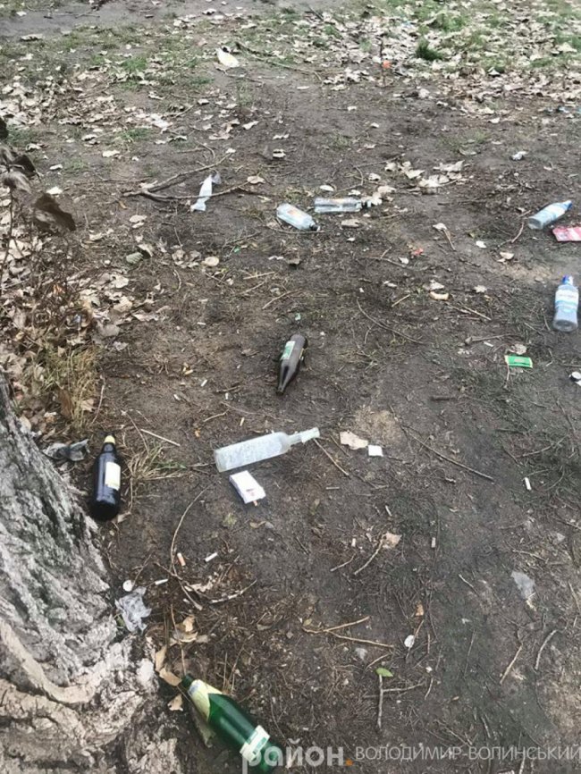 Гори сміття та безлад: як «євробляхери» загидили «Устилуг». ФОТО. ВІДЕО
