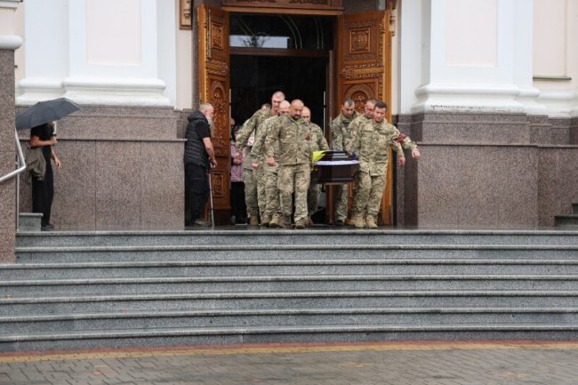 У Луцьку попрощалися з полеглим на війні Героєм Юрієм Ковальчуком
