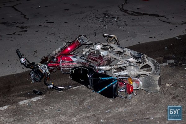 У Нововолинську мопед зіткнувся з автомобілем. ФОТО