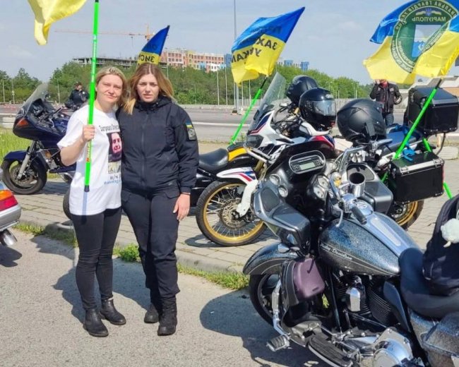 Чекає з полону чоловіка: прикордонниця з Волині взяла участь у мотопробігу на честь захисників Маріуполя