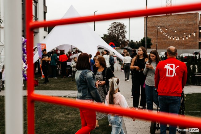 Розкриття таємниці, подарунки та KADNAY «на десерт»: як на «Супернові» веселилися «добрі сусіди». ФОТОРЕПОРТАЖ*